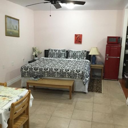 Studio Apartment At Historical House Galveston Exterior photo