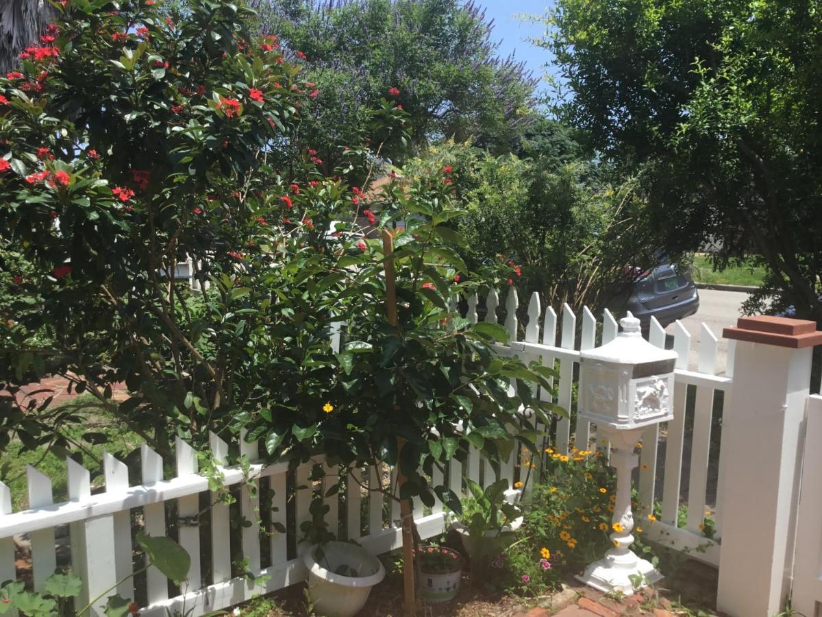 Studio Apartment At Historical House Galveston Exterior photo