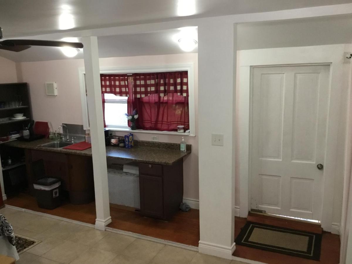 Studio Apartment At Historical House Galveston Exterior photo